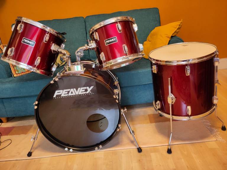 Peavey Drum Kit (4 Piece) –Burgundy Red, Good Condition