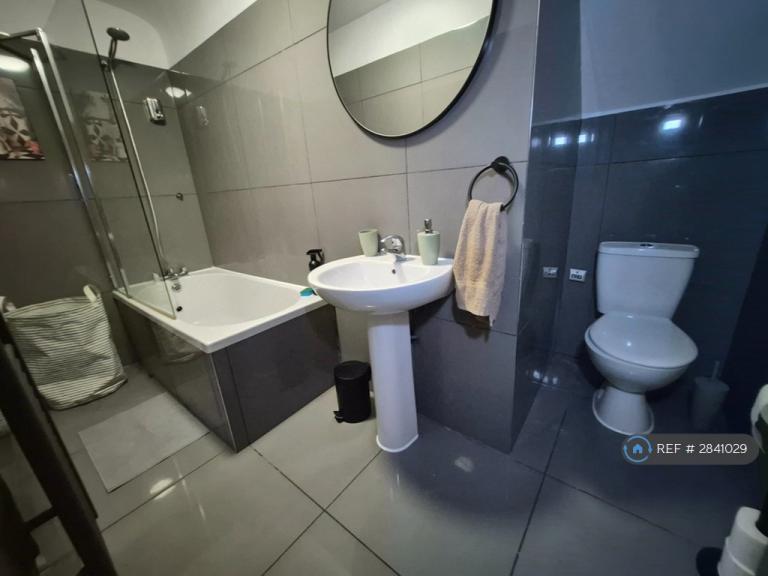 2 bedroom flat in Blenheim Park Road, South Croydon, CR2 (2 bed) (#2841029)