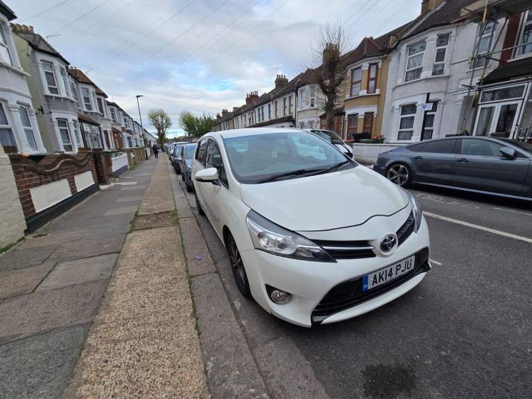 Toyota Verso Automatic white 