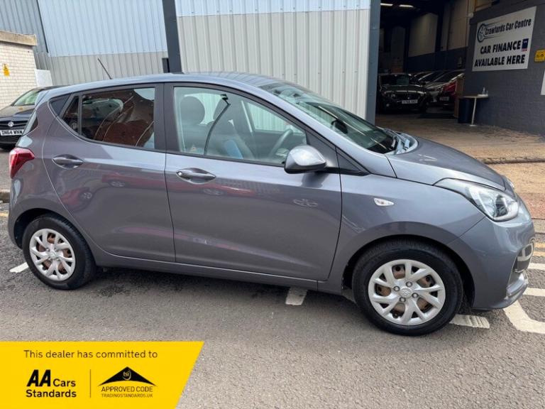 2017 Hyundai i10 1.0i 12V 66BHP Euro 6 SE **FULL Service History / £20 Yearly Road Tax HATCHBACK ...