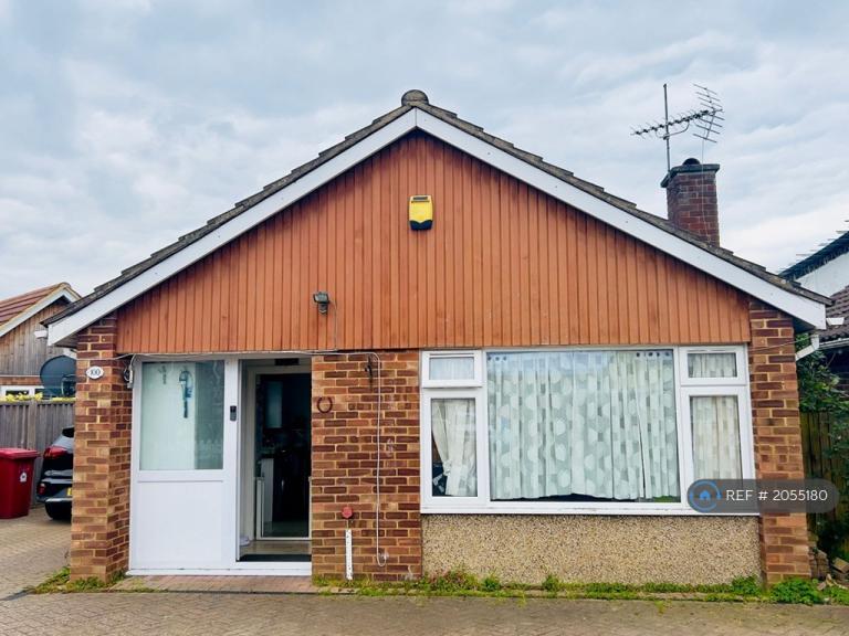 3 bedroom house in Seacourt Road, Langley, SL3 (3 bed) (#2055180)