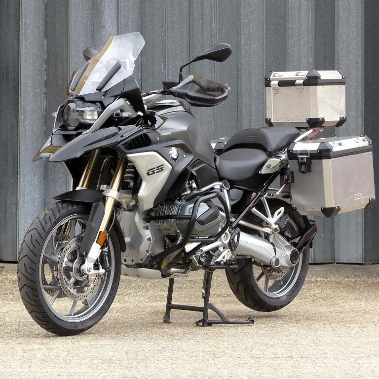 2019 BMW R1250GS TE Factory Seat height reduction: Low Mileage, Fully Equipped.