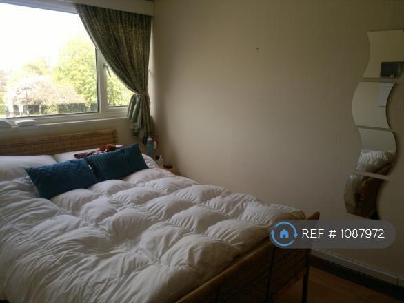 3 bedroom house in Stovell Road, Windsor, SL4 (3 bed) (#1087972)