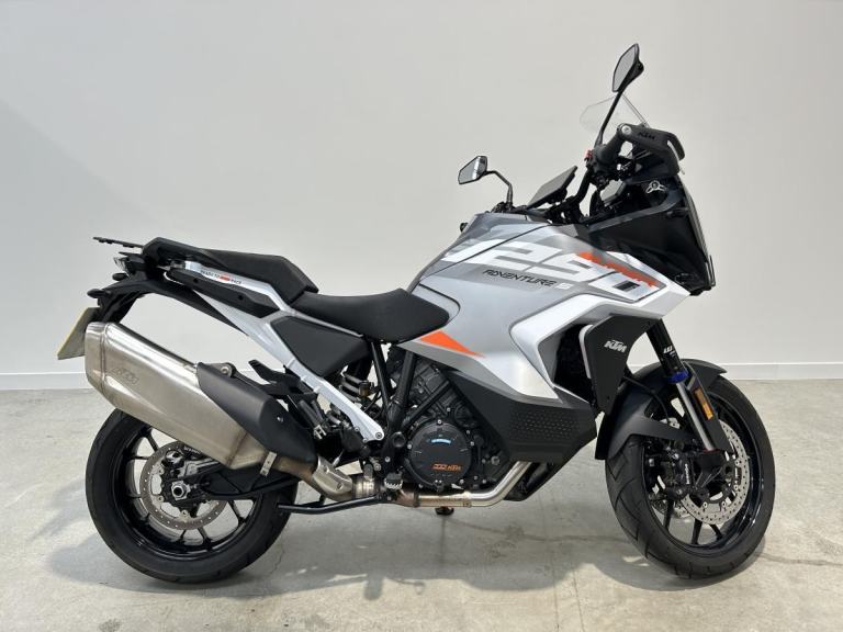 2024 KTM Super Adventure S 1290 in Grey
