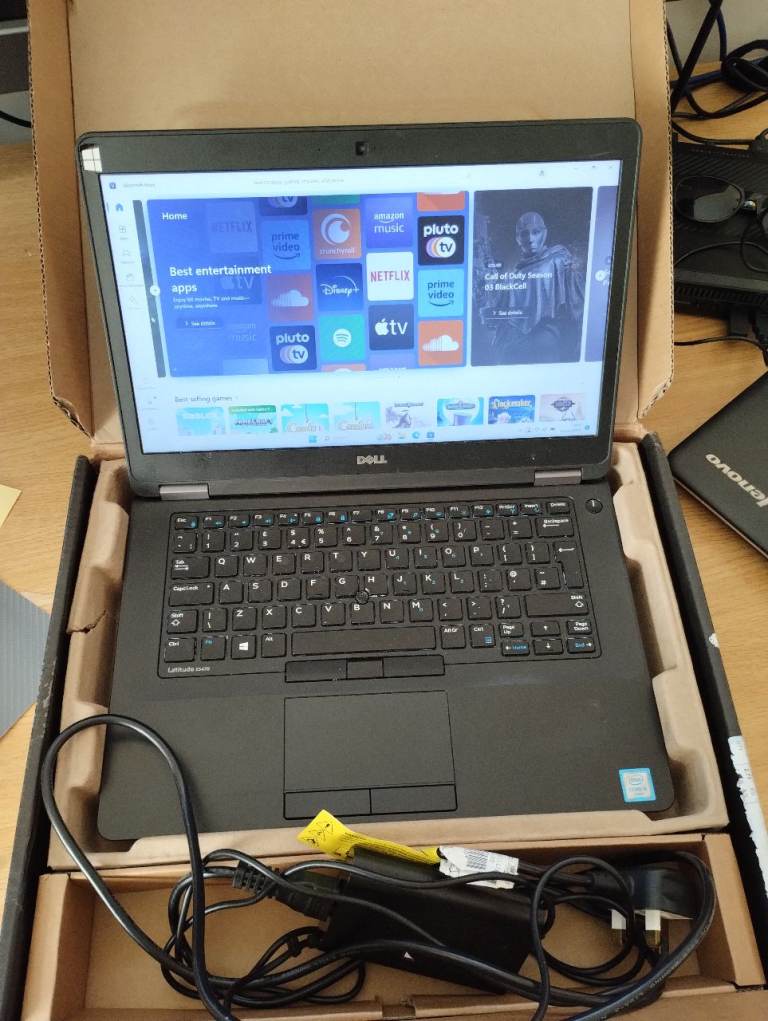 Dell Windows 11 laptop. Backlit keyboard. FULL MS OFFICE. 8GB RAM, i5, 256GB SSD + 500GB HDD.