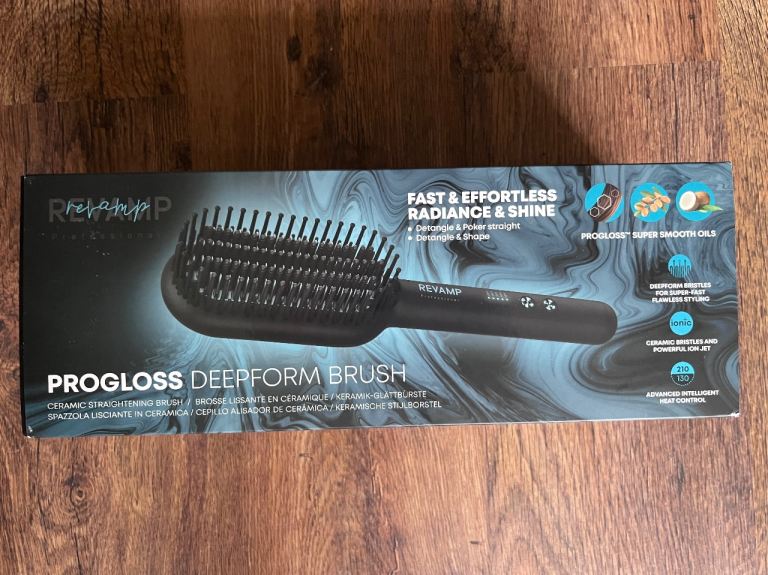 BRAND NEW REVAMP PROGLOSS DEEPFORM BRUSH BOXED