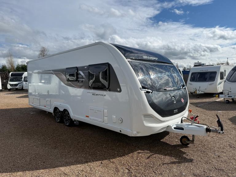 2023 SWIFT CHALLENGER HI-STYLE 635 GRANDE - 4 BERTH FIXED REAR ISLAND BED 