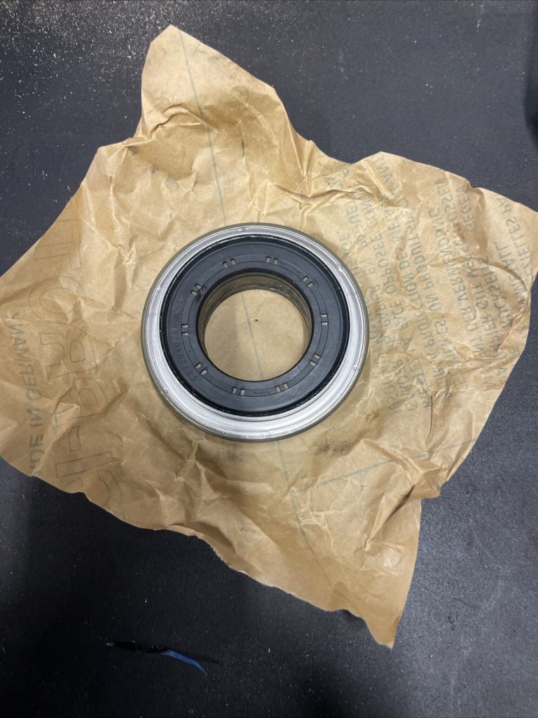 Genuine Ford Manual Transmission Gear Shift Seal brand new 