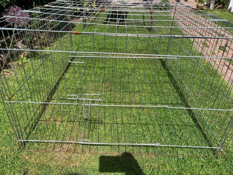 Metal rabbit Guinea pig garden run medium size nearly 4 feet
