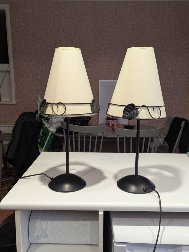 image for Pair of bedside/table lamps 