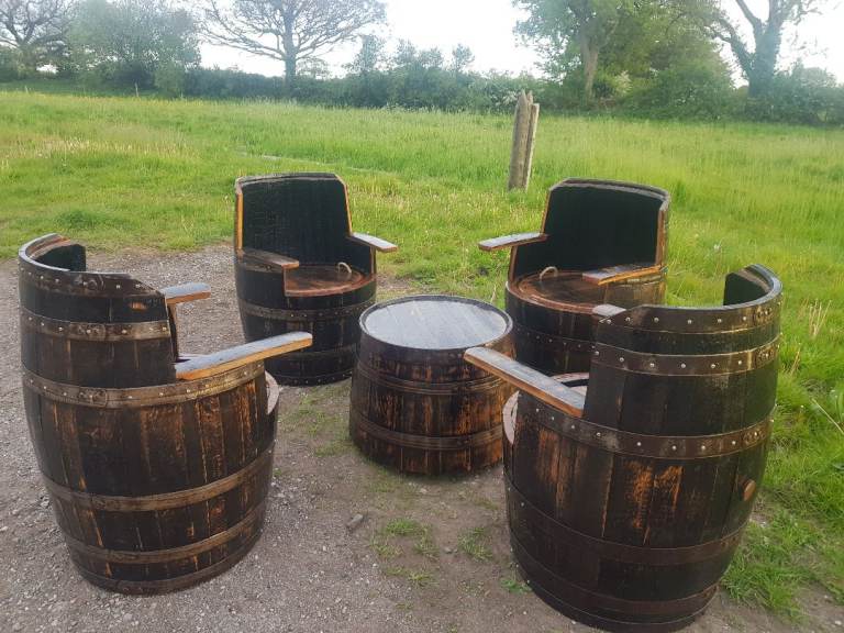 OAK WHISKEY BARREL CHAIR & TABLE SET YACHT VARNISH STORAGE GARDEN PUB FURNITURE