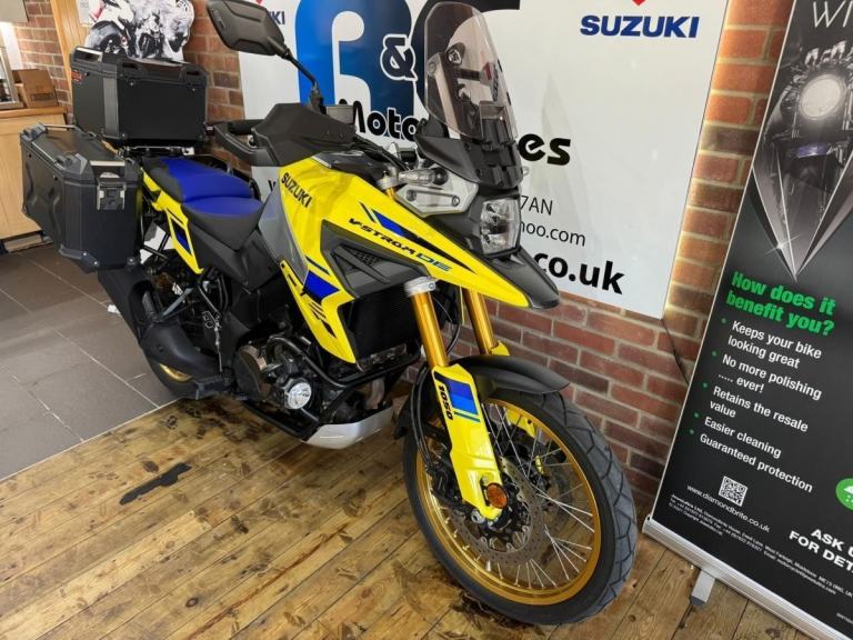 Stunning Yellow with Black Luggage DL1050DE Tour Edition