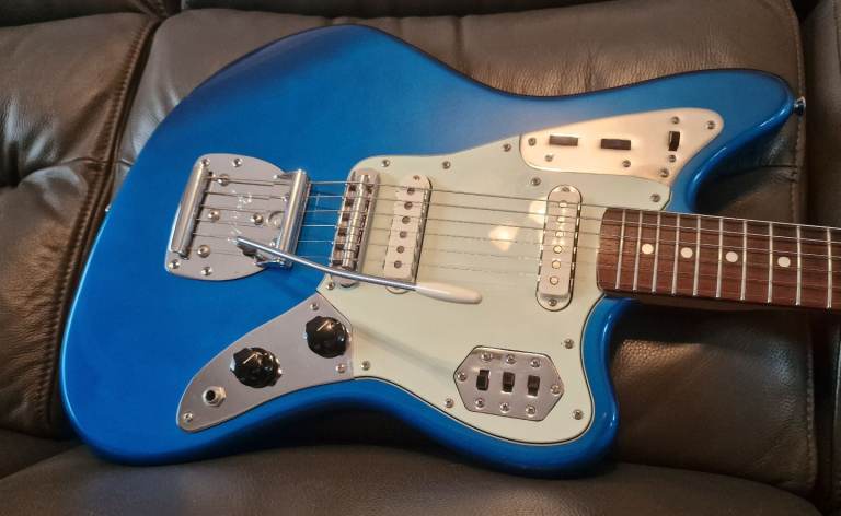 Stunning Fender Jaguar CIJ Fujigen 99-02 in Lake Placid Blue
