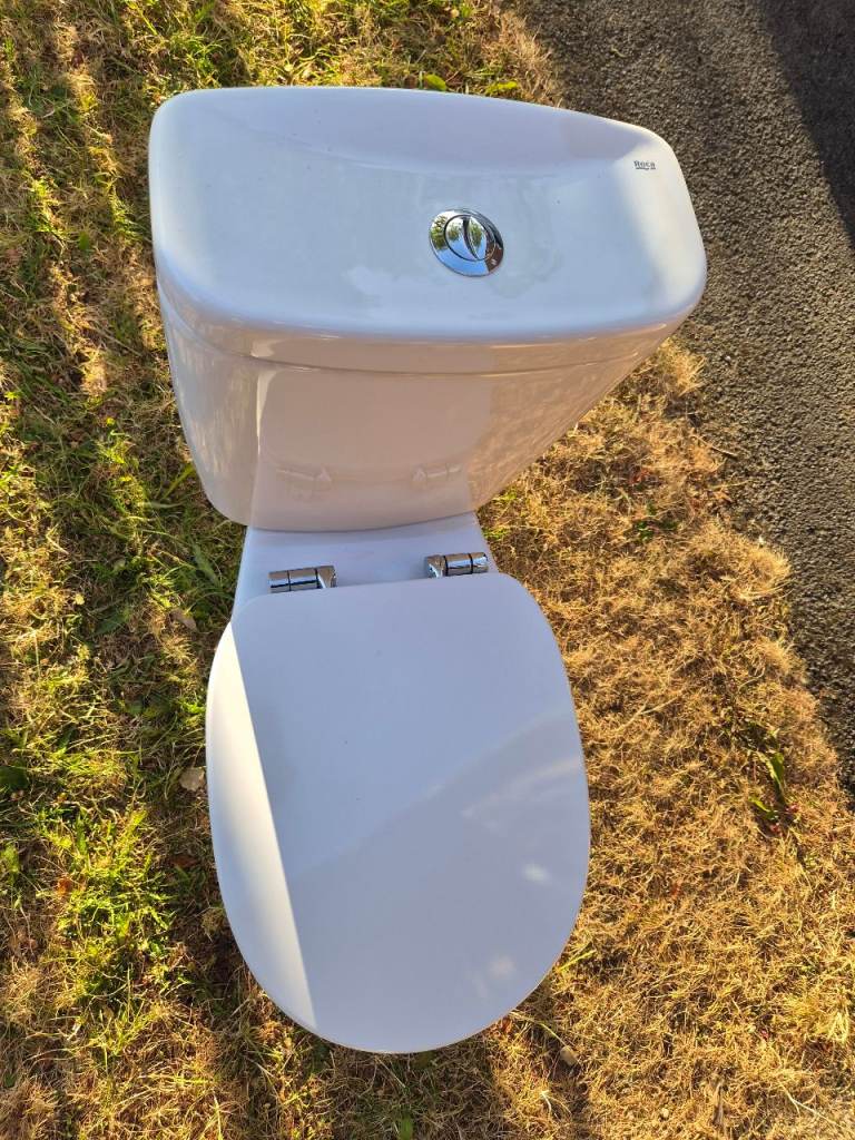 Roca toilet with soft close seat&cover