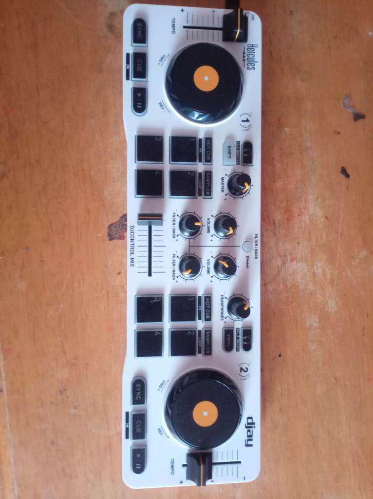 Hercules wiresless mixer 