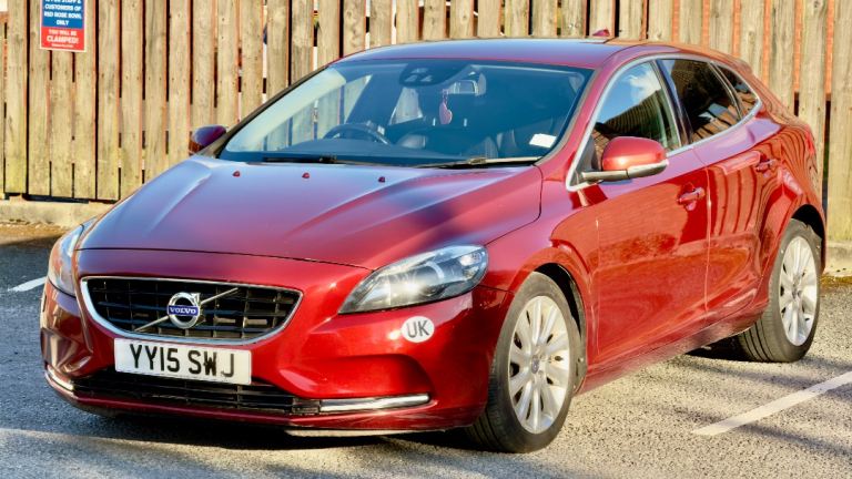 Volvo, V40, Vibrant red edition,Hatchback, 2015, Manual, 1969 (cc), 5 doors