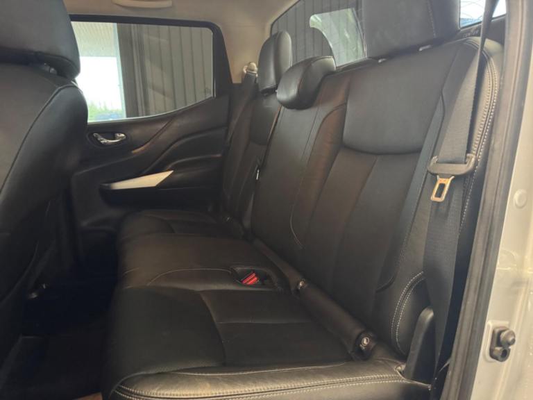 2018 Nissan Navara 2.3 dCi Tekna 4WD Euro 6 (s/s) 4dr PICK UP Diesel Manual