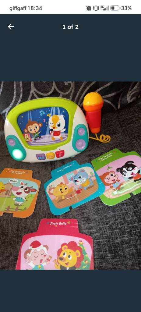 Music player with microphones 4 cards songs double sided so 8nsongs 
