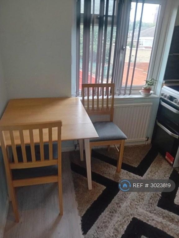 1 bedroom house in Clough Street, Leeds, LS27 (1 bed) (#3023819)