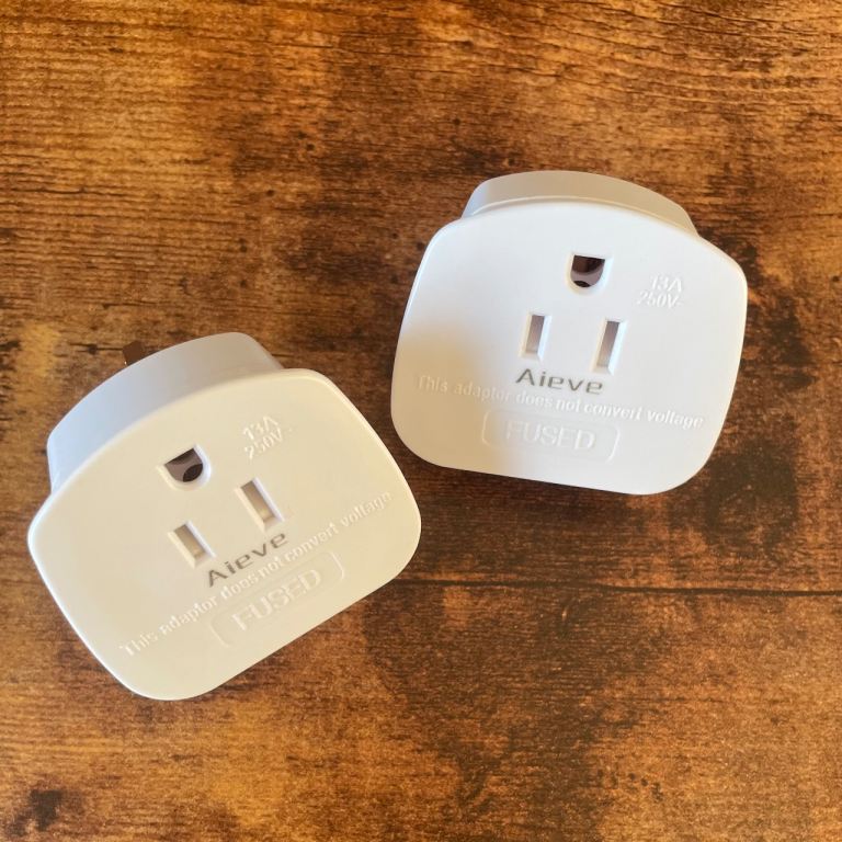 US to UK plug adapter x2