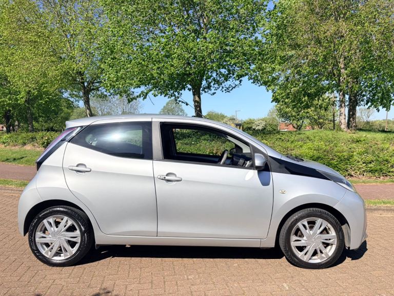 TOYOTA AYGO AUTO 1 OWNER ONLY 32000MILES MOT MAY 2027 WITH WARRANTY