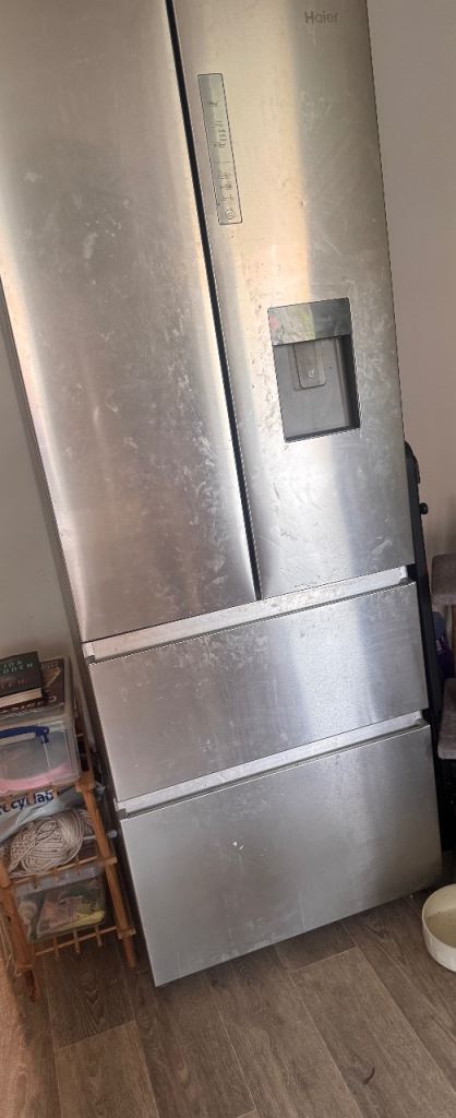 Haier American Style Fridge Freezer with Water Dispenser for Sale