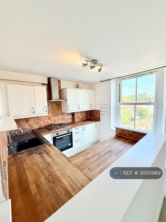 2 bedroom flat in Park Road, Stapleton, Bristol, BS16 (2 bed) (#3000989)