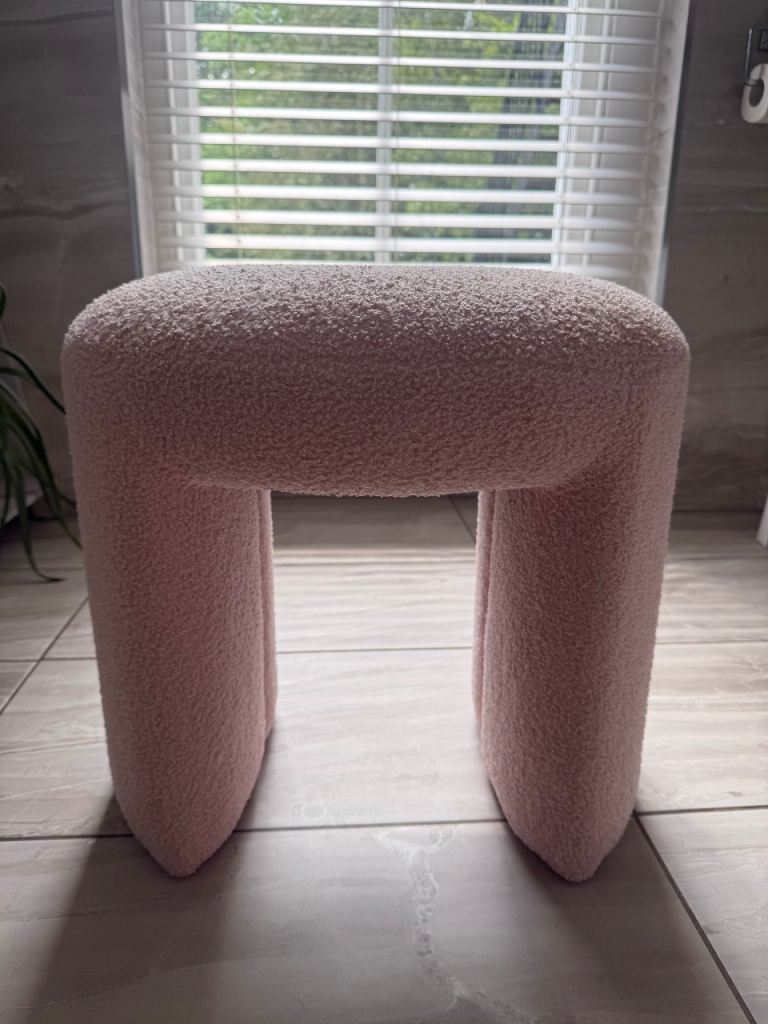 Dusty pink teddy stool
