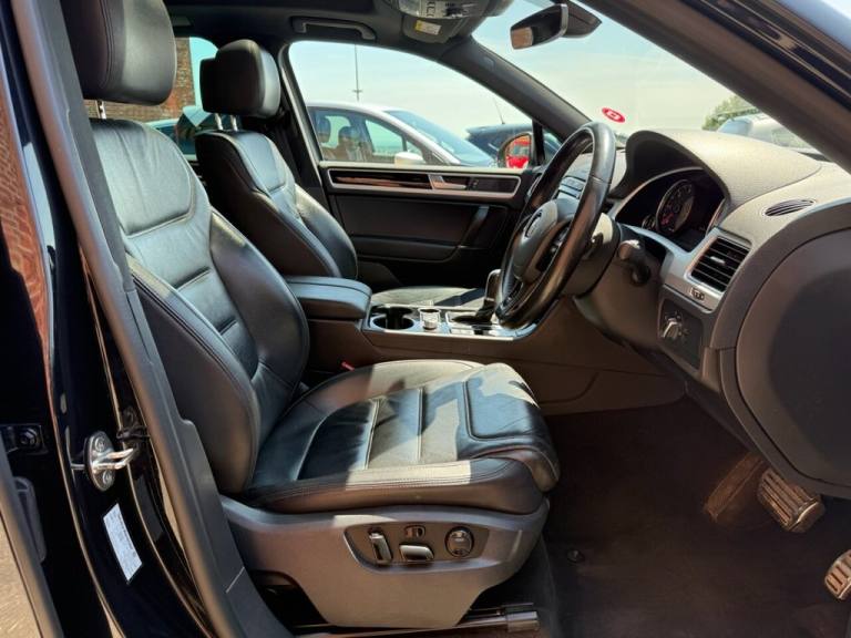 2017 17 VOLKSWAGEN TOUAREG 3.0 TDI V6 BLUEMOTION TECH R-LINE PLUS SUV 5DR DIESEL