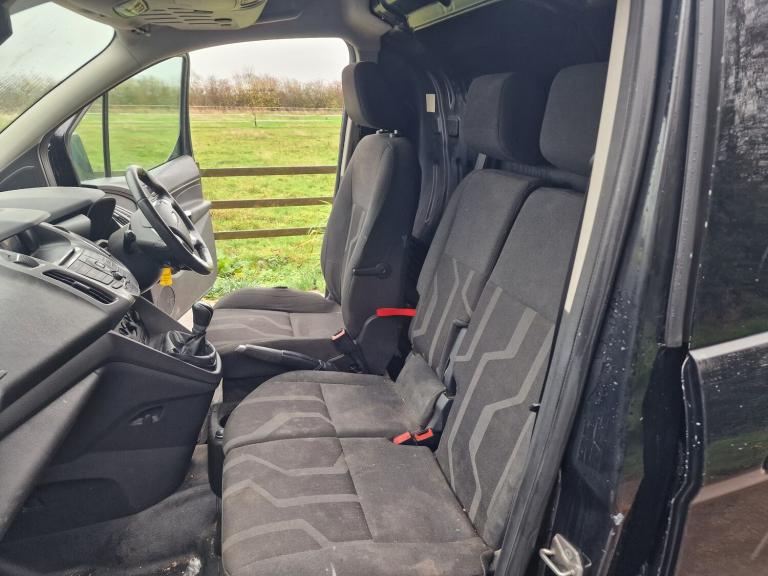 2014 Ford Transit Connect Black  Runs Needs Clutch  Spares Repairs  Roof Bars