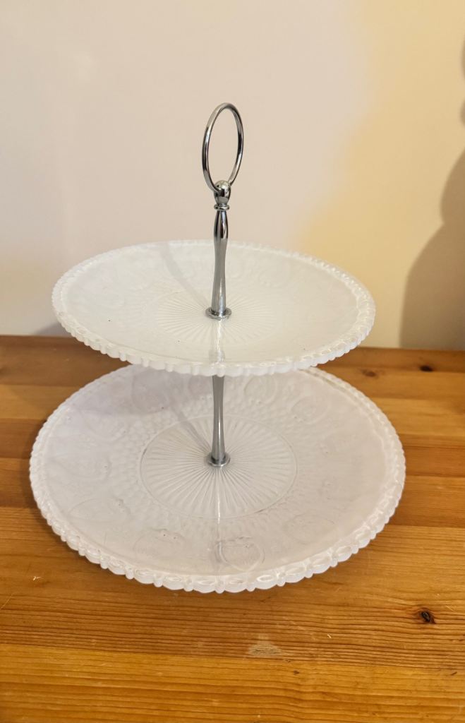 Cake stands