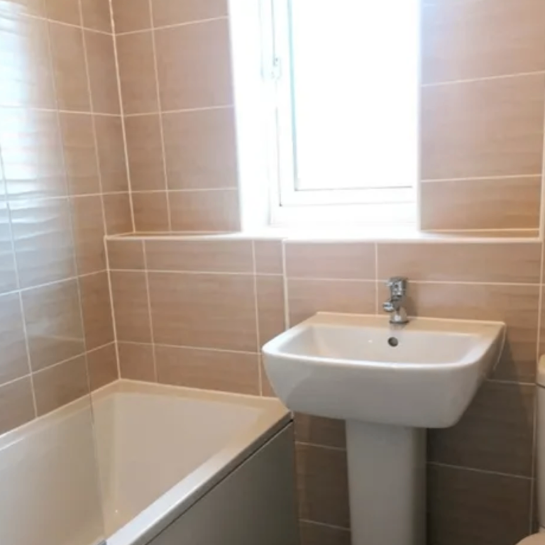 Nineveh Road consists of 1 single & 1 double room for HOMELESS people! NO payment required.