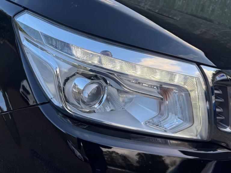  Nissan Navara 2.3 dCi Tekna Auto 4WD Euro 6 4dr Diesel Automatic