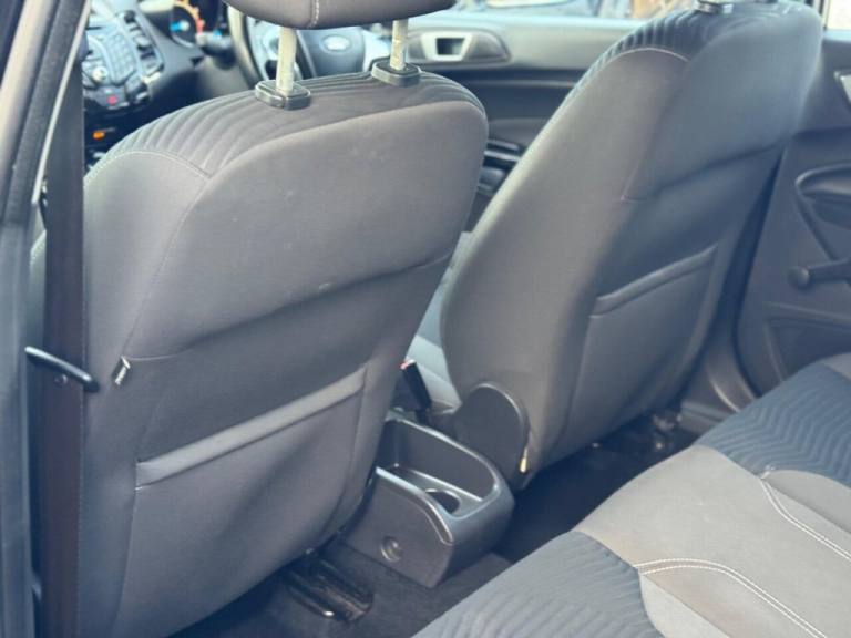 2013 Ford Fiesta 1.6 Zetec 5dr Powershift HATCHBACK PETROL Automatic