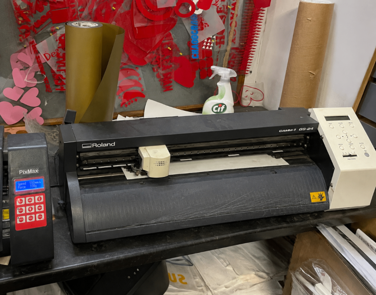 Roland CAMM-1 GS-24 24" Desktop Vinyl Cutter Plotter Sign Making Stickers Used