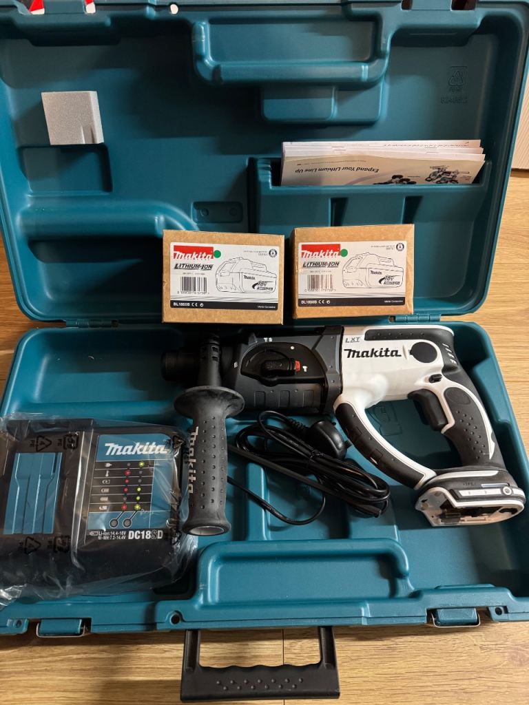 Makita DHR202 with Case, Charger & 2 Batteries (NEW)
