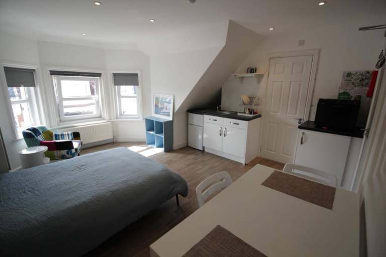 Studio flat to let in the centre of Westbourne area in Bournemouth