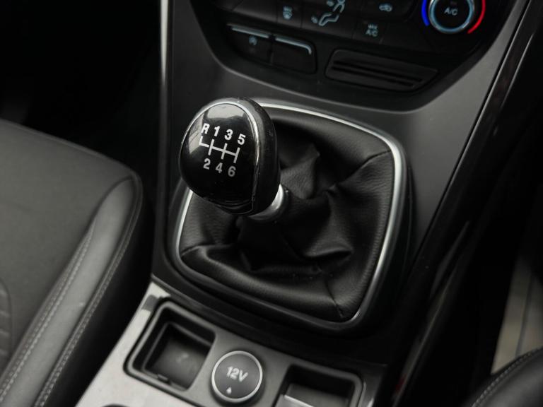 2017 Ford Kuga 2.0 TDCi Titanium Euro 6 (s/s) 5dr HATCHBACK Diesel Manual