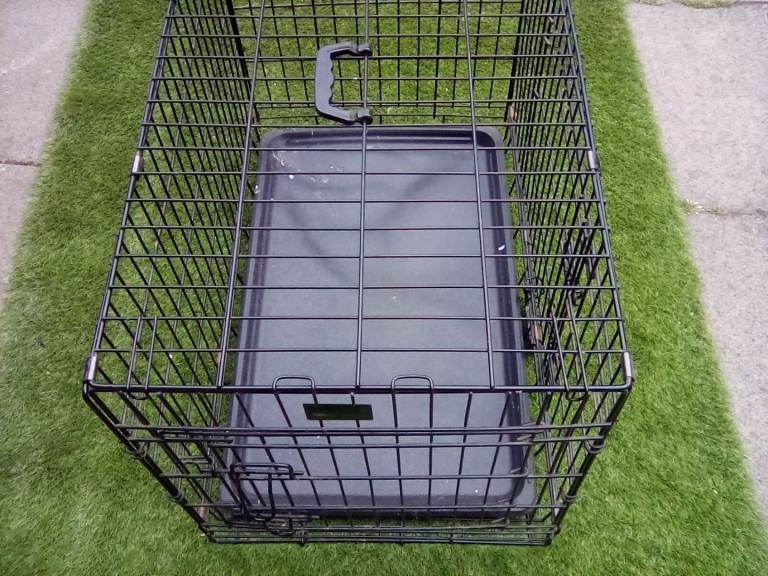 Dog crate (used).