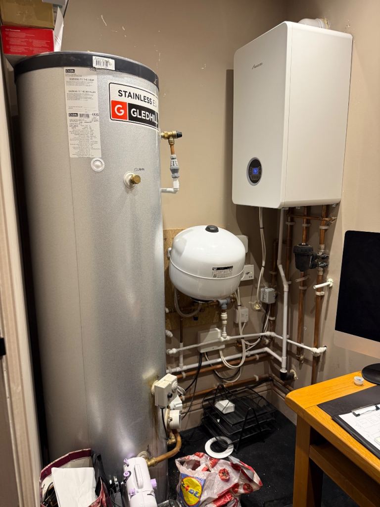 Worcester 8000 life 35kw,,,300 litre cylinder 