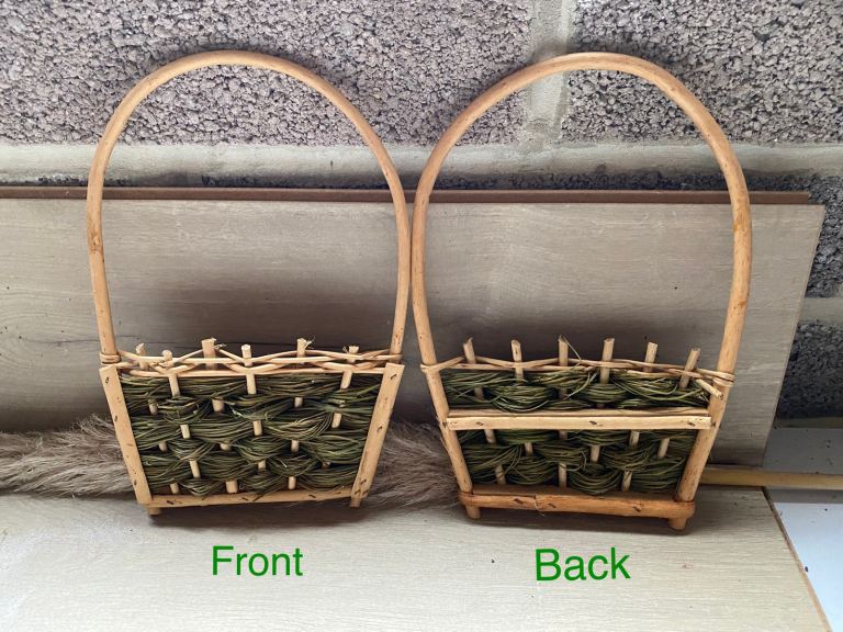 Wooden flat baskets, ideal for crafting 
