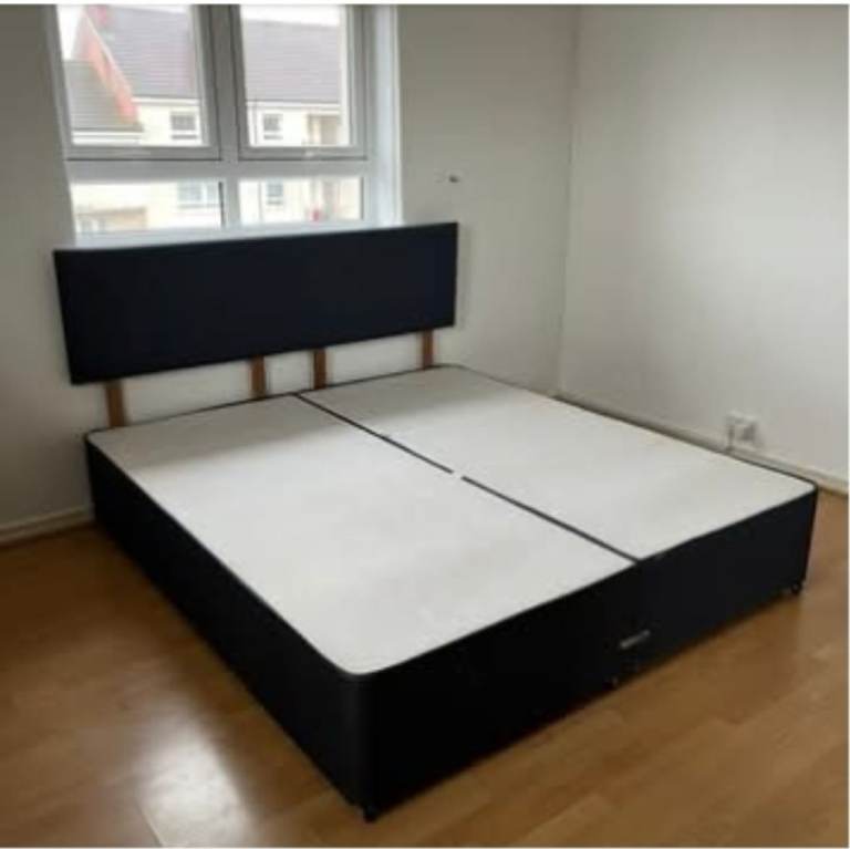 King Size Bed with Heardboard