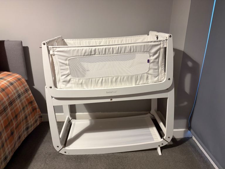 Next to me (cot/crib) 