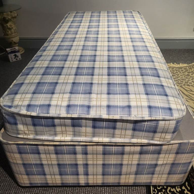Single Guest Bed with Mattress – Good Condition