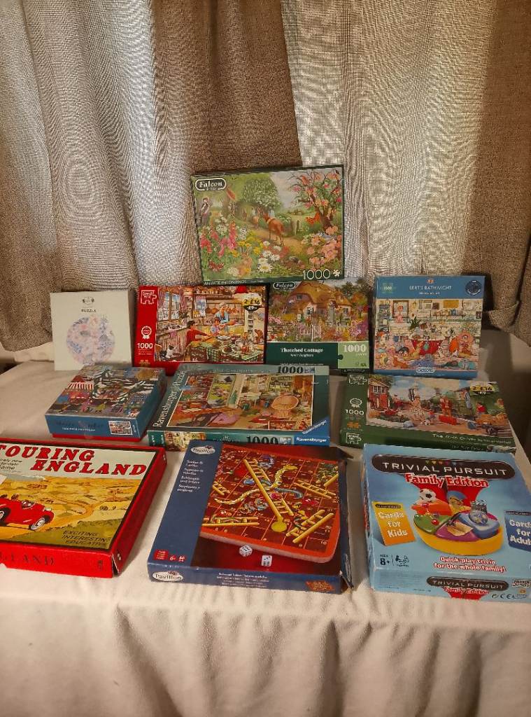 Selection of Jigsaws and Board Games – Good Condition