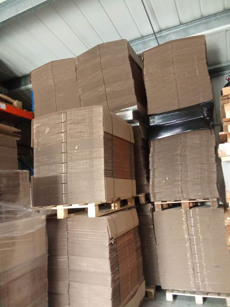 Cardboard boxes in different sizes at affordable prices