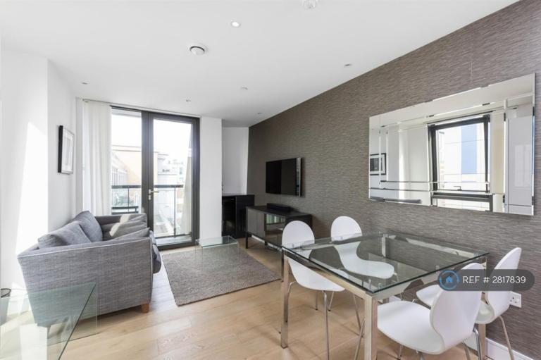 1 bedroom flat in Black Prince Road, London, SE1 (1 bed) (#2817839)