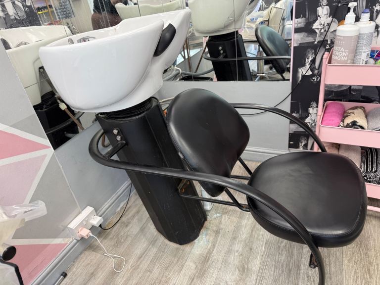 Hairdressing back wash/basin