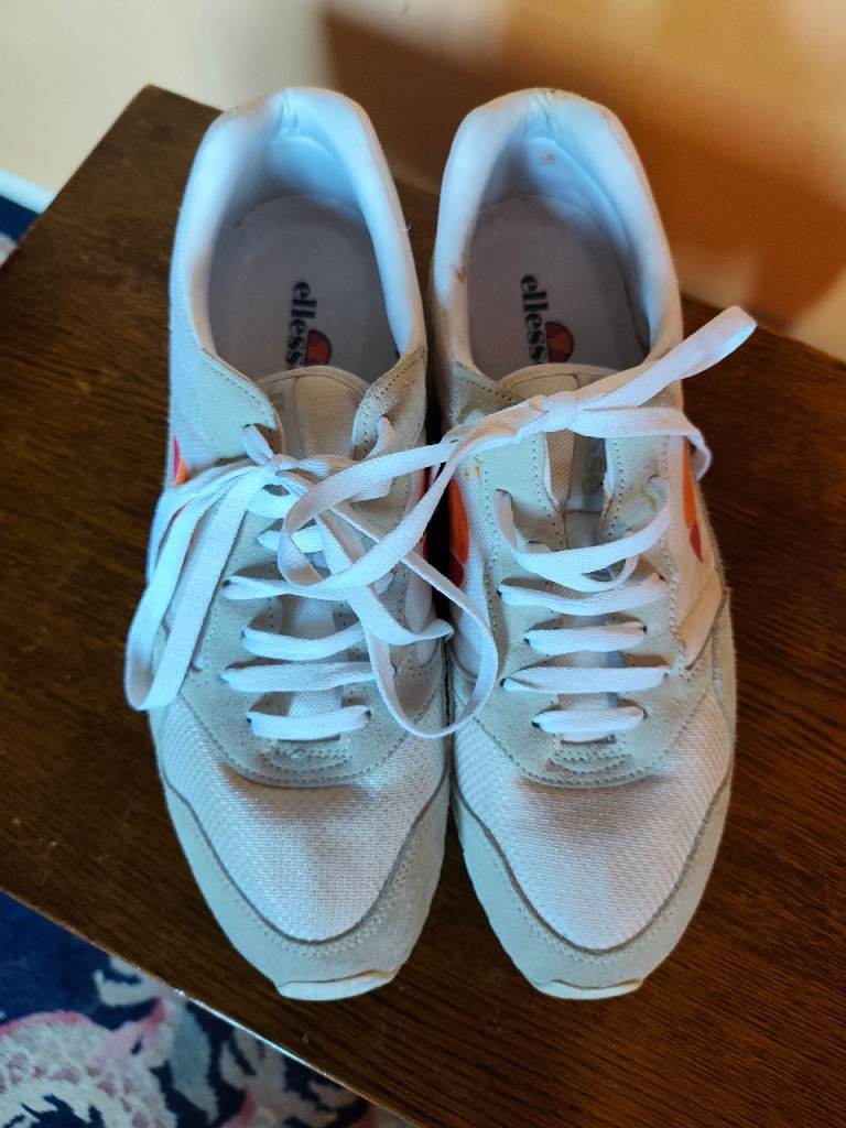 Ellesse Trainers cream size 9