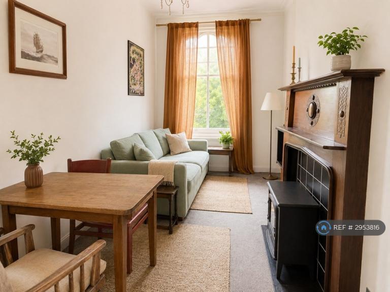 2 bedroom flat in Blackheath, London, SE3 (2 bed) (#2953816)